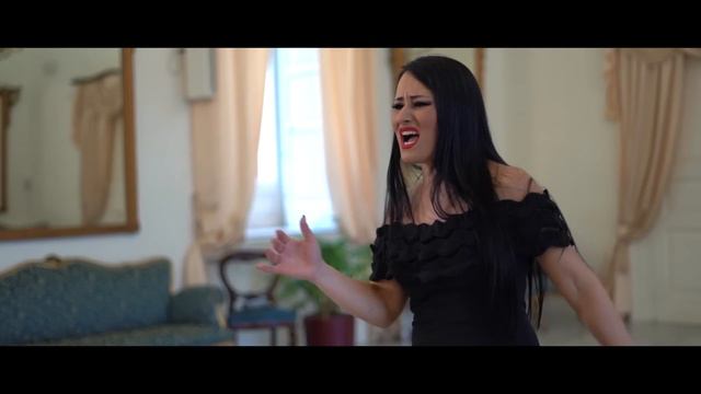 Miriam Serio - Bust your windows смотреть онлайн