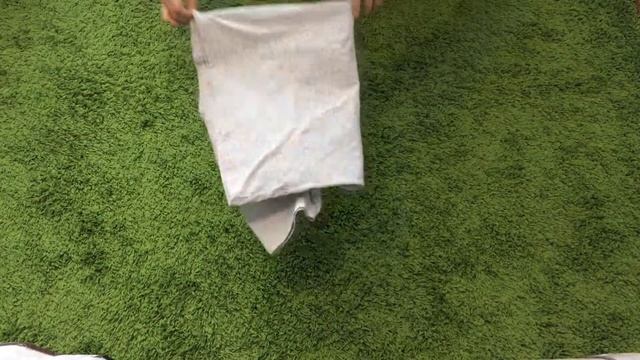 Как сложить футболку | How To Lay Down A T-shirt