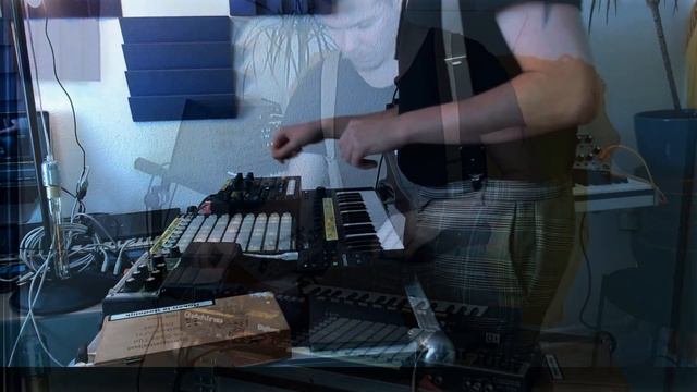 Lockdown jam 6 - Electronics with fm synths and a Cigar Box смотреть онлайн