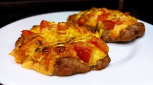 Вкусное горячее блюдо из фарша в духовке