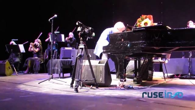 Ричард Клайдерман на русенска сцена смотреть онлайн