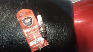 Обслуживание (смазка) свечи зажигания мопеда Альфа