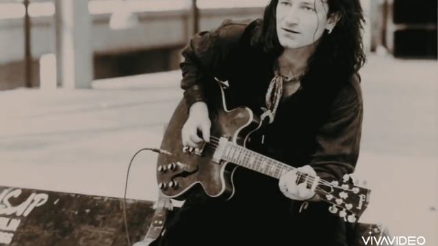 U2 - 'With or Without You' Exclusive New 11 minute Studio Version. смотреть онлайн