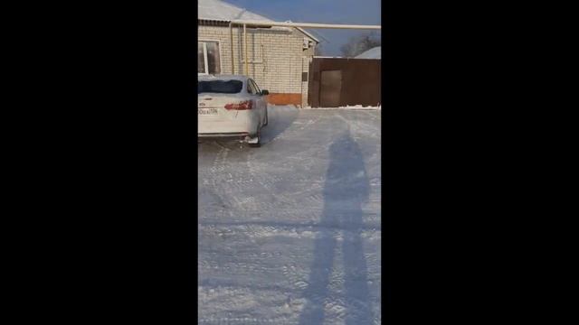 Минитрактор, отвал, цепи и снегопад! смотреть онлайн