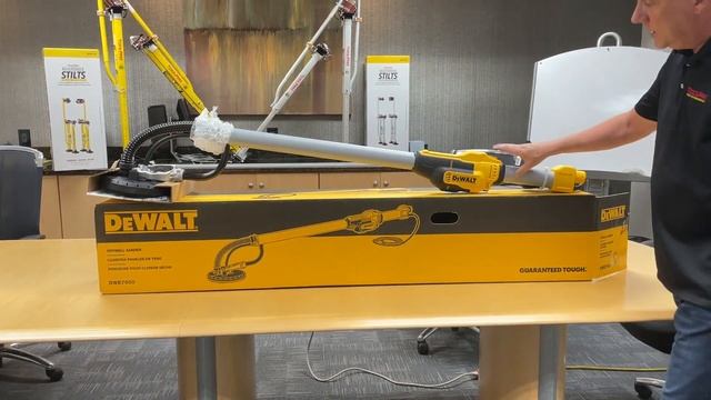 DWE7800 4.7 Amp Electric Drywall Sander [Unboxing & Review] смотреть онлайн