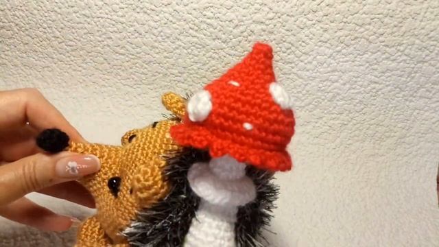 Ежик с грибочком - игрушка вязаная крючком смотреть онлайн