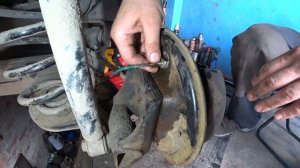 замена заднего тормозного цилиндра RENAULT LOGAN , SANDERO , LOGAN 2 , SANDERO 2