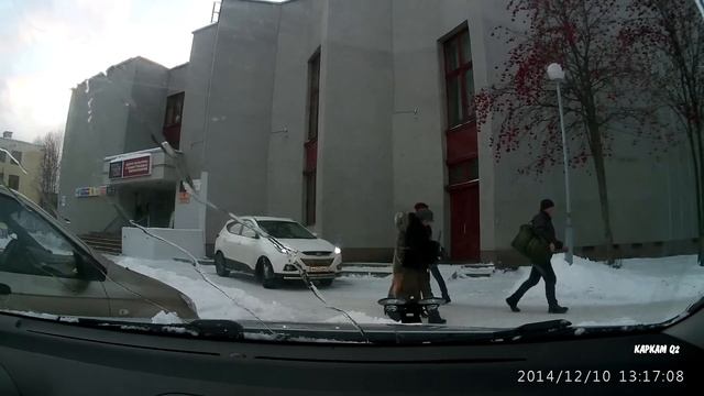 ix35 перед ЦКиОМ, Северодвинск смотреть онлайн