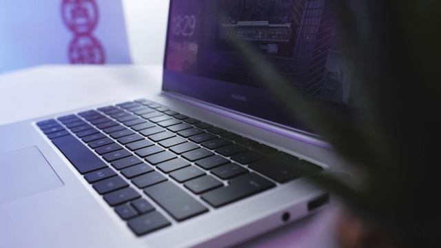 The Best CHEAP Ultrabook - Huawei Matebook D Review смотреть онлайн