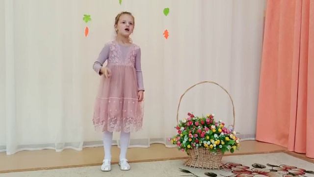 Агния Барто "Любочка" читает Полина Устюгова МАДОУ №429 смотреть онлайн