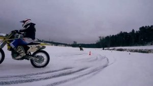 Езда на мотоцикле зимой. Подборка. Гонки по льду на мото