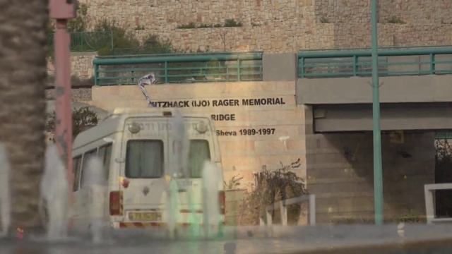 Фонтаны Беэр-Шевы (автор и исполнитель песни Павел Кравиц) смотреть онлайн