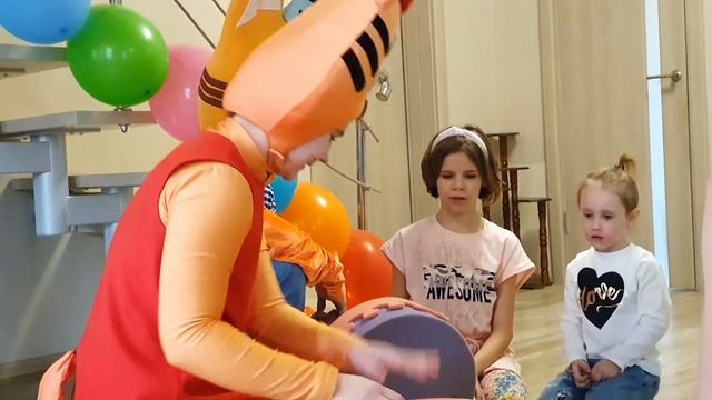 Как выходить АНИМАТОРУ К МАЛЫШАМ | Правильный выход | урок аниматору | детский аниматор