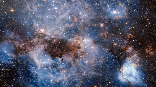 Космический телескоп Джеймса Уэбба обнаружил древнюю структуру, в которой размещено трио квазаров! смотреть онлайн