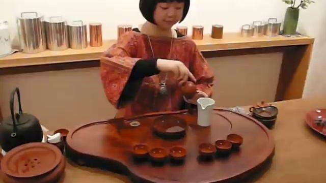 Tea scholar Didi Liu demonstrating Chinese Gong Fu tea ceremony смотреть онлайн