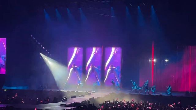 Vlog 9 | BLACKPINK Concert Copenhagen | New Year at TIVOLI Gardens | Christmas in Copenhagen смотреть онлайн