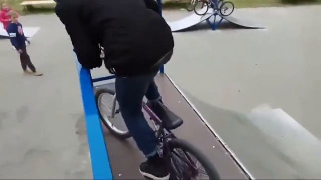 1 . Почти 360 на узкий стол смотреть онлайн