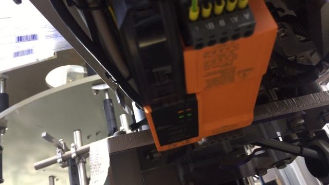 Взаимозаменяемость электронных блоков этикетировочной машины Makro Labelling смотреть онлайн