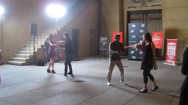 The Sambola! International Dance Craze at Grauman's Egyptian Theatre смотреть онлайн