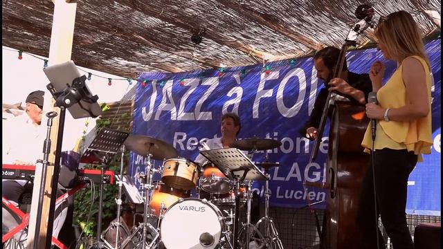 Trio Bergin' 4tet: "Mas Que Nada" -Live- @ LÉO DE FOIX смотреть онлайн