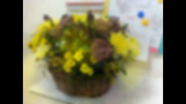 Композиция в корзинке в жёлтых цветах смотреть онлайн