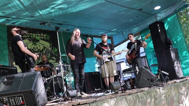 Цементный Сад смотреть онлайн