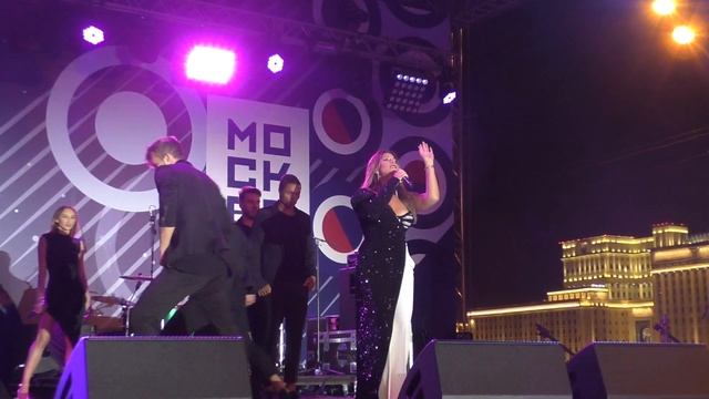 Жасмин - Сильней огня (Парк горького Радио дача 07 09 2019) смотреть онлайн