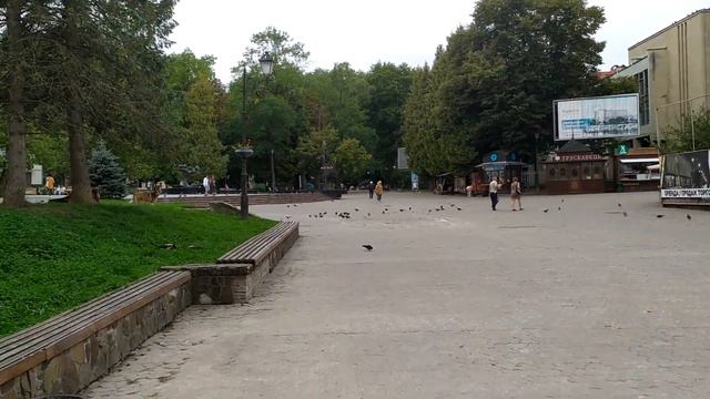 Трускавець 2022: від обірваної клумби до бювету у Трускавці смотреть онлайн
