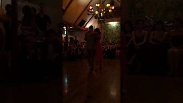 Alejandro Quaglia Y Lucia Barrios ~ Cascabelito-Osbaldo Pugliese смотреть онлайн
