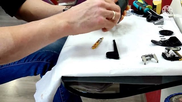 Cambio de batería Panasonic ER GP80 / Battery replacement Panasonic ER GP80 смотреть онлайн