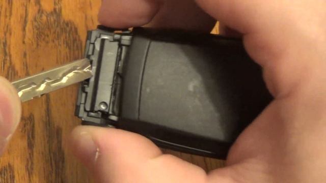 DIY - How to replace remote fob battery in Audi A4, A5, Q7 and TT смотреть онлайн