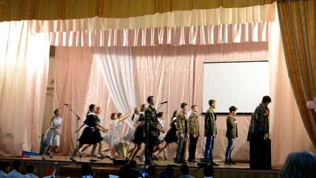 Инсценировка военной песни в школе смотреть онлайн