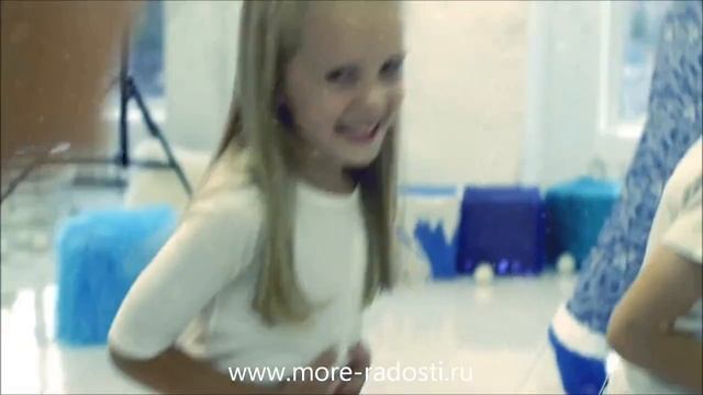 Новогоднее поролоновое шоу смотреть онлайн