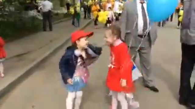 Первомайские демонстранты смотреть онлайн