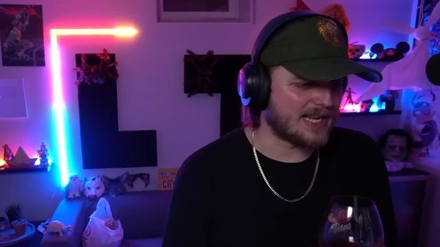 We watched the BEST Scooby Doo movie... смотреть онлайн