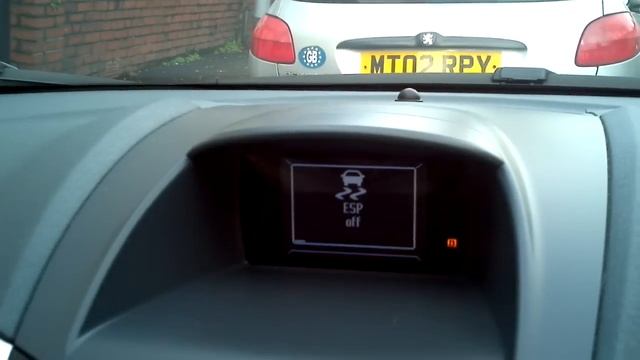 Ford Fiesta 2011 Titanium - ESP Switch смотреть онлайн