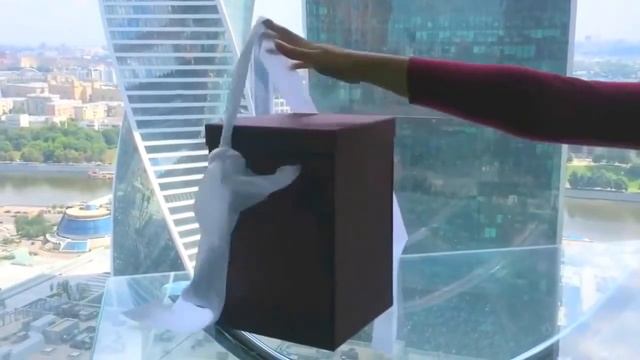 Живая роза в колбе. Романтичный подарок для любимой смотреть онлайн