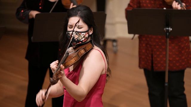 Bach - Violin Concerto in A Minor BWV 1041, Andante – Rachell Ellen Wong & Voices of Music 8K смотреть онлайн