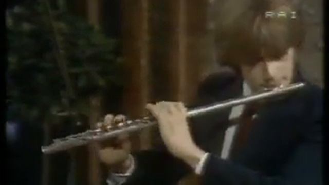 Andrea Griminelli plays Chaminade's Concertino with Anna Bigliardi at piano on July 18, 1981 смотреть онлайн