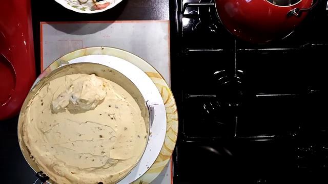 Сборка коржей торта с кремом и киви смотреть онлайн