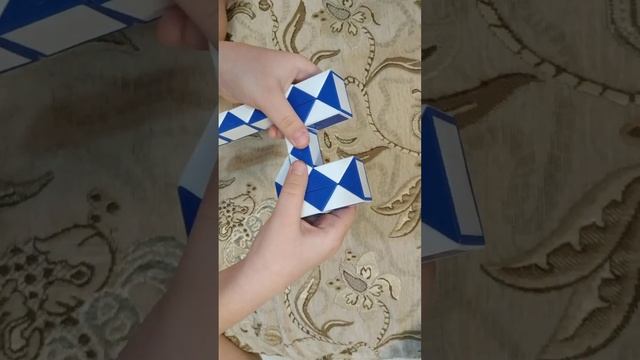 Голова собаки из змейки Рубика смотреть онлайн