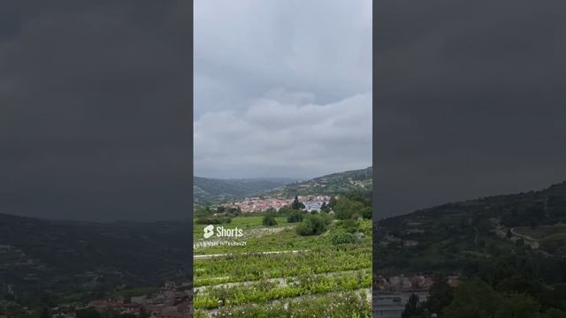 Кипр, деревня Омодос, тучи