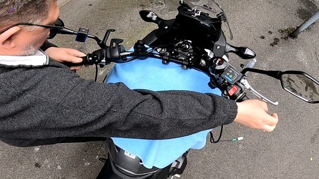 OXFORD HotGrips on Honda NC 750X DCT RC90 смотреть онлайн