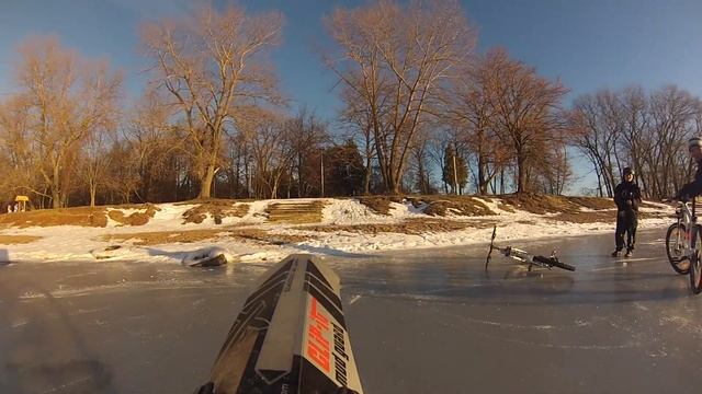 на шипах по льду смотреть онлайн