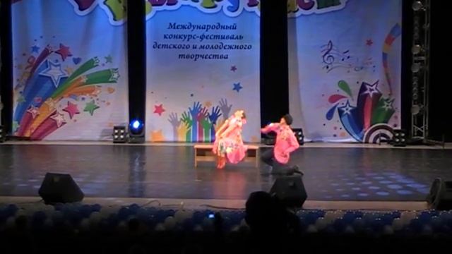 Парочка на лавочке смотреть онлайн