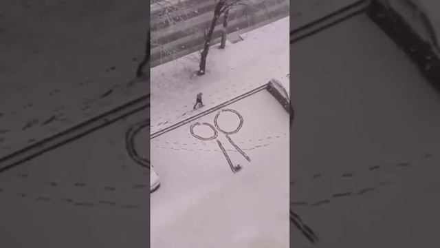 Дети рисуют ножницы ✂️ смотреть онлайн