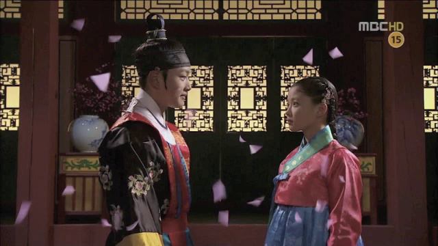 太陽を抱く月　月の光が沈む piano ver. The Moon That Embraces The Sun/moon is setting смотреть онлайн