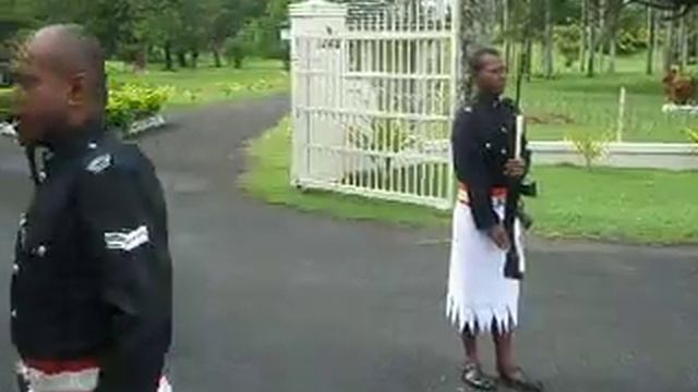 Смена караула короля Фиджи. Фиджи. Сува. смотреть онлайн