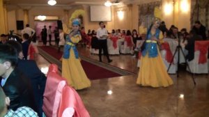 Узбекский танец. Узбекские танцы видео. Танец "Узбекский". Гүлзада би тобы.