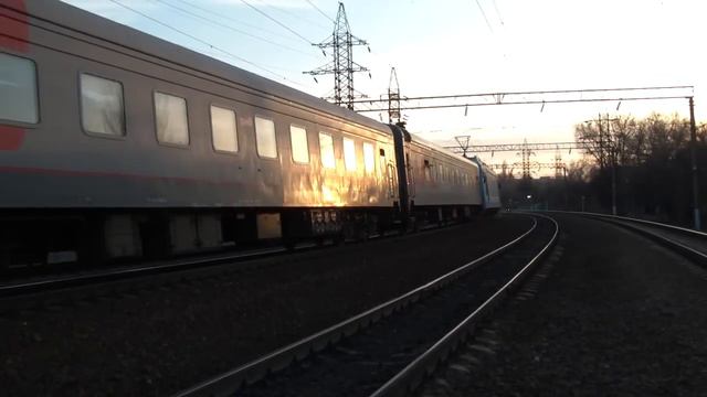 Отправление ЭП1М-663 с поездом Москва — Владикавказ смотреть онлайн